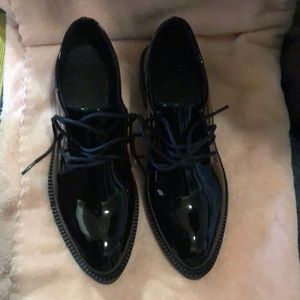 Black patent leather Oxford